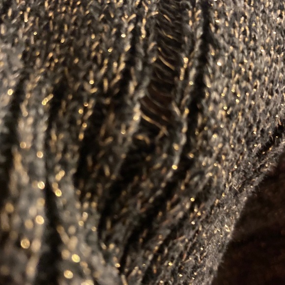 Size S gently used cute sweater - Picture 5 of 10